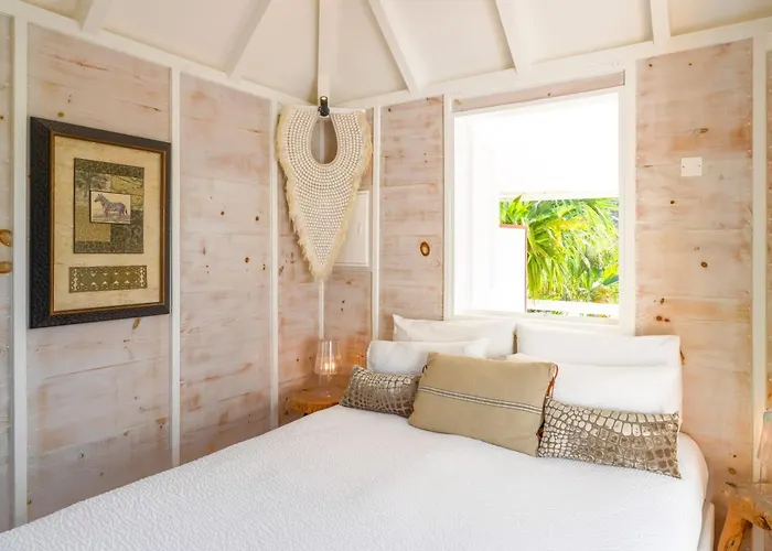 Charming Bungalow In Saint Barthelemy With Shared Pool.